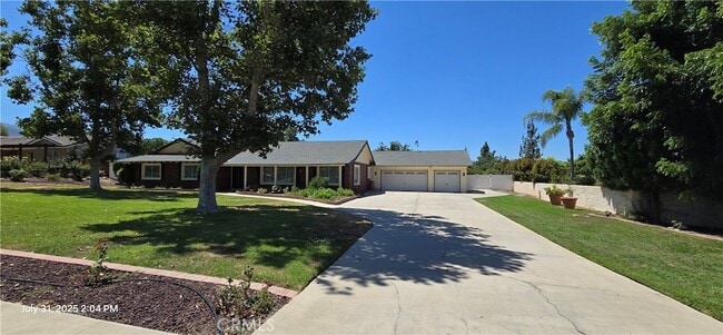 Building Photo - 3024 Sonrisa Dr