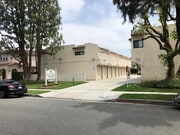 Photo - Coral Pines Apartments