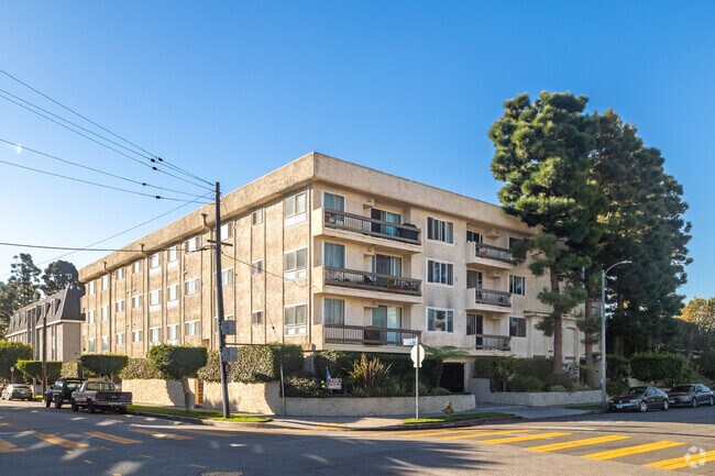 Photo - 8110 Redlands St