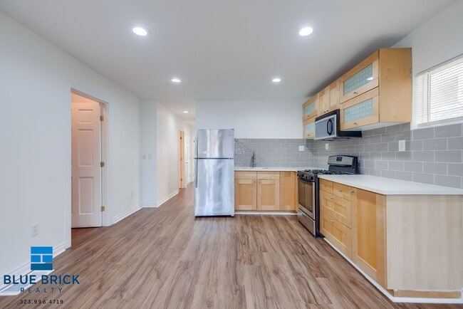 Photo - 1223 N Bronson Ave