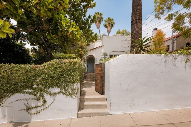 Building Photo - 1647 N Coronado St Unit 1649 N Coronado