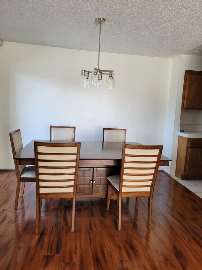 Photo - Plenty of Natural Light! Spacious Townhous...
