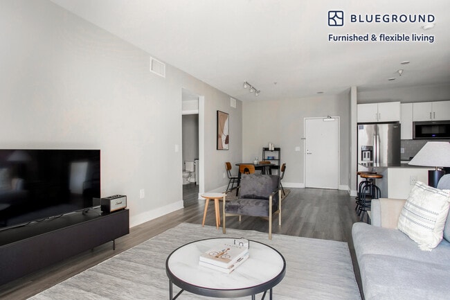 Photo - 5535 Westlawn Ave Unit SI FL3-ID986