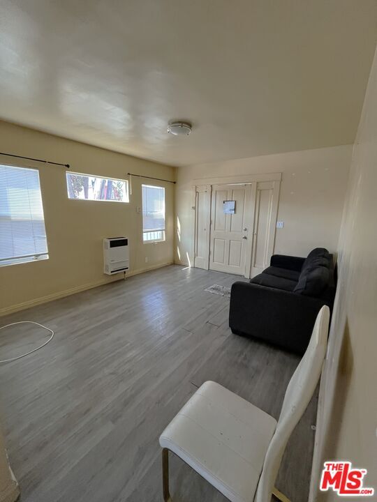 Photo - 1058 W 42nd Pl