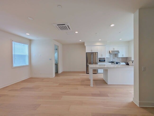 Photo - Modern coastal living on Main Street, Huntington Beach!