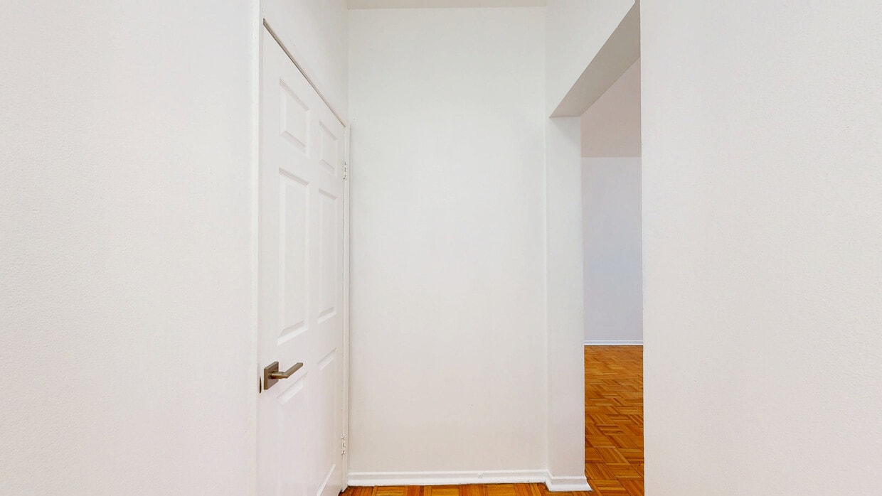 3D Tour - 432 S. New Hampshire