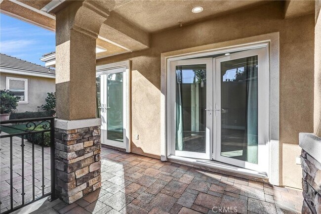 Photo - 3329 E Virginia Ave