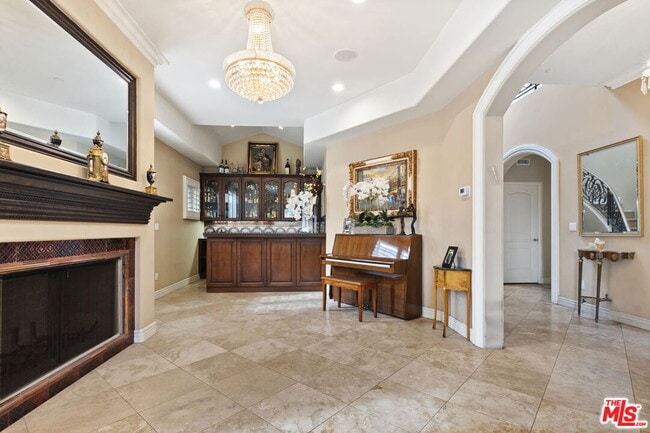 Photo - 349 S La Peer Dr