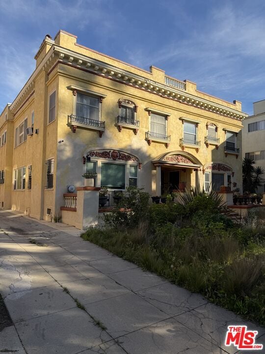 Photo - 1404 S St Andrews Pl