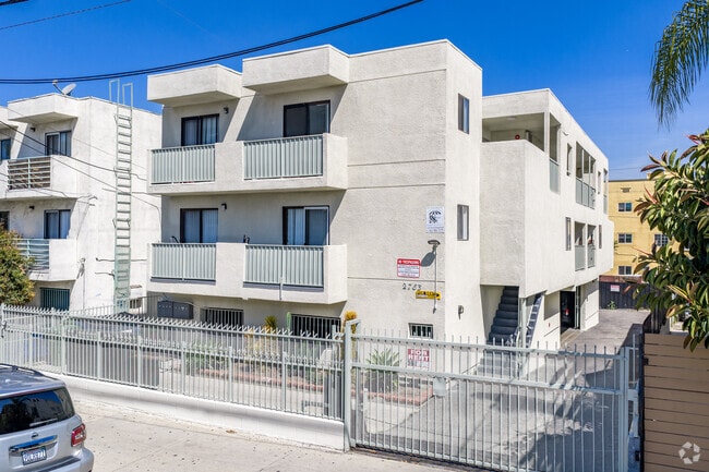 Building Photo - 2763 San Marino