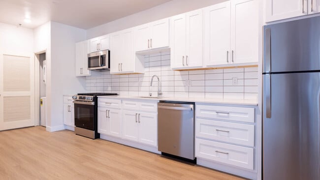 Building Photo - Arlo Woodland Hills