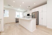 Photo - 627 S Lyon St Condo