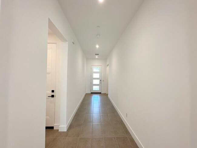 Photo - 379 Fountain Dr