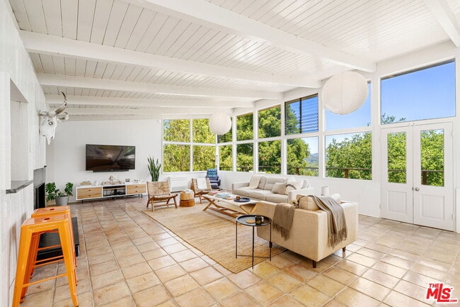 Photo - 19783 Valley View Dr