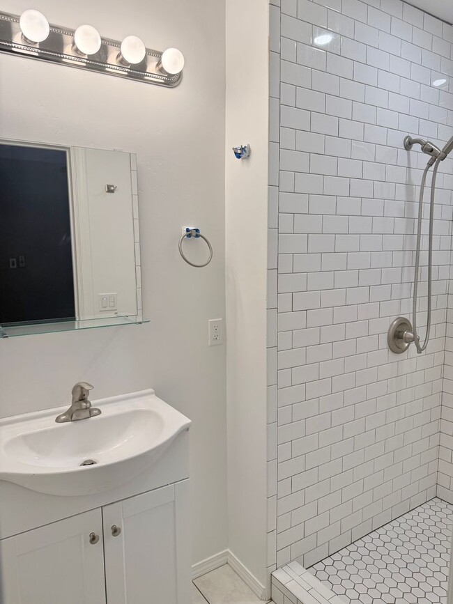 Photo - 6965-6967 Mohawk Street Unit 6967