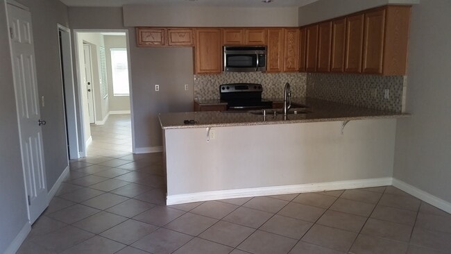 Photo - Great location in Westlake Village!