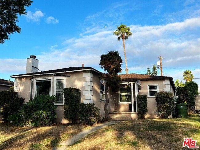 Building Photo - 1829 S Fairfax Ave Rental