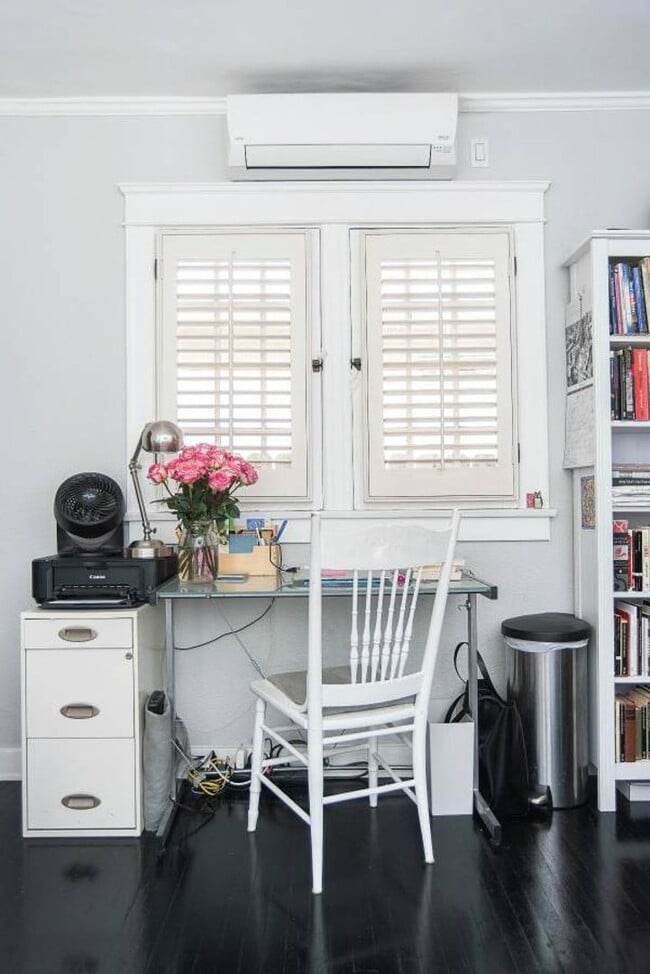 Photo - Adorable 1 bed / 1 bath Stand-Alone Bungalow in the Heart of Echo Park with Laundry & Parking Unit 1712 1/2