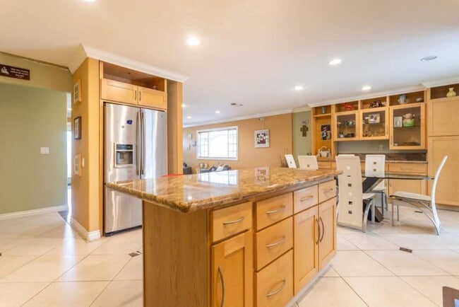 Photo - 2744 E Bennett Ave