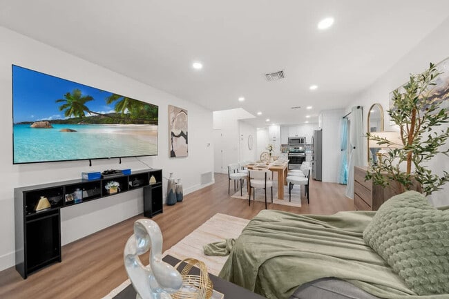 Photo - 1676 Raynell Way Unit ID1465005P