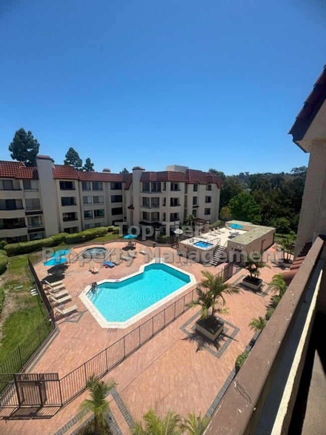 Upgraded Top-Floor 2 bed/ 2 bath with Pool... - Upgraded Top-Floor 2 bed/ 2 bath with Pool... Condo Unit 4415