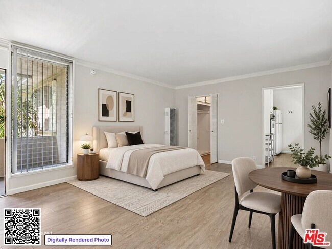 Building Photo - 1520 Hayworth Ave Unit 17
