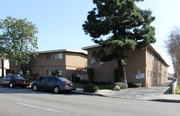 Holiday Manor Apartments - Holiday Manor Apartments