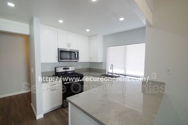 Photo - 6255 Canoga Ave