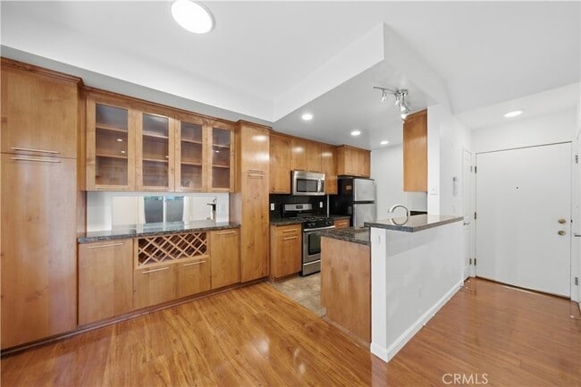 Building Photo - 1554 N Hobart Blvd Unit 2