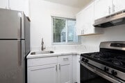 Photo - *OPEN HOUSE: 10/1 11:30AM-1PM* Gorgeous 2B... Unit 05