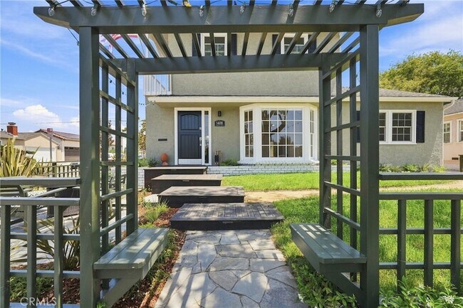 Photo - 1408 Harkness St