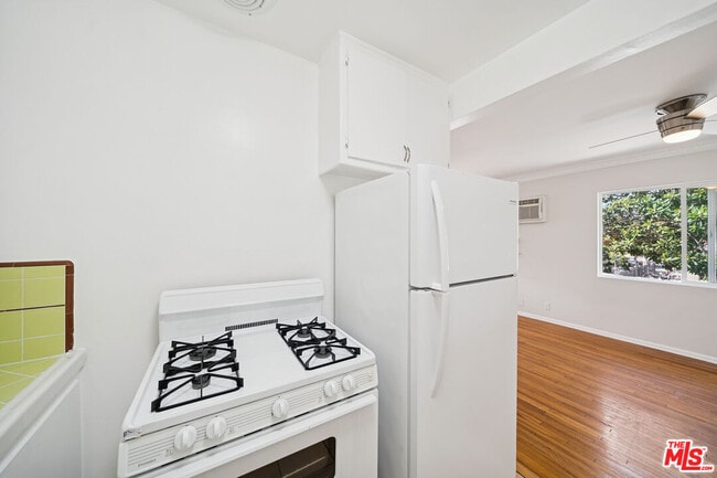 Photo - 7571 Willoughby Ave Unit 6