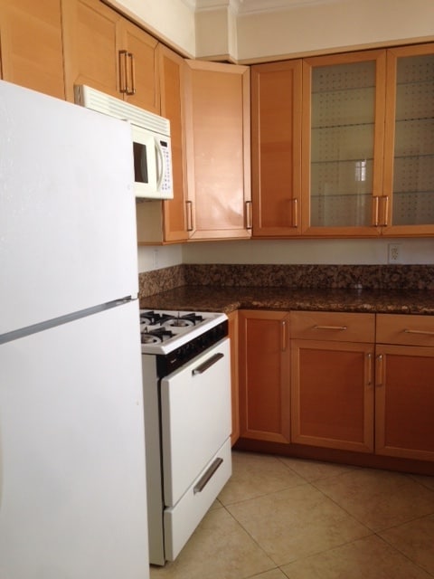 Photo - 335 N Oakhurst Dr Unit 8
