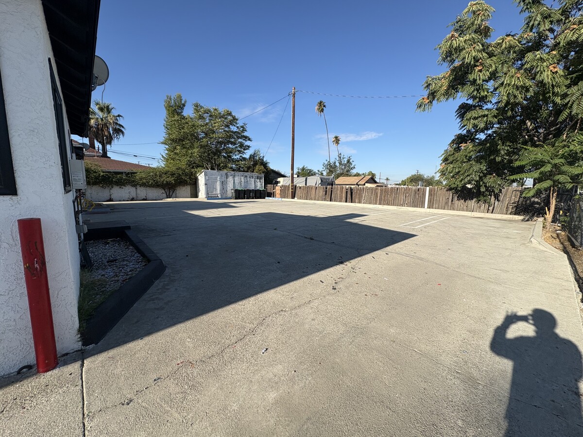Photo - 155 S State St