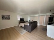 Photo - 1300 Oak Ave