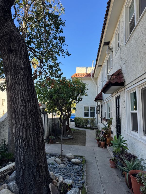 Photo - 101 S Cordova St