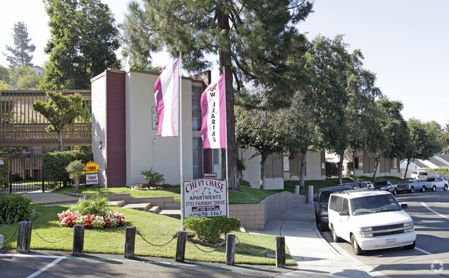 Chevy Chase Apartments - Valle at Fairway