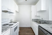 2BR, 1BA - 800SF - Kitchen - Magnolia Villas