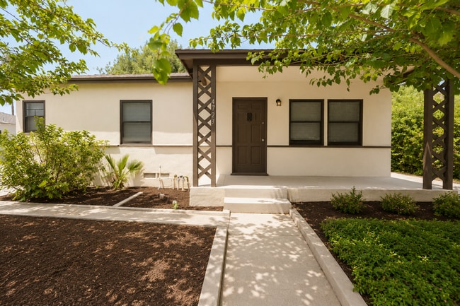 Building Photo - 4723 Arlington Ave Unit 1