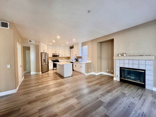 Photo - 14880 Southend St