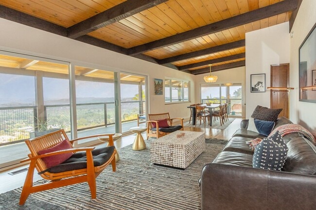 Photo - Spectacular Furnished 4 Bedroom/ 3 Bath Mid-Century Modern Retreat in Encinitas