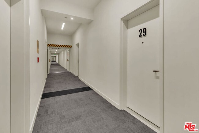 Photo - 940 E 2nd St Unit 29