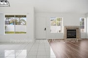 Photo - 631 Hampshire Ln