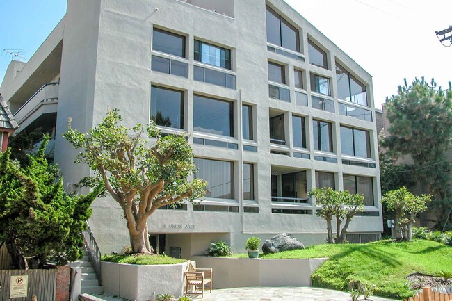 Building Photo - 18 Union Jack St Unit 101