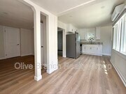 Photo - 4125 1/2 S. Van Ness Ave Condo