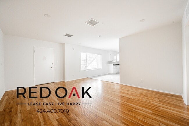 Building Photo - 1439 S Point View St Unit 3