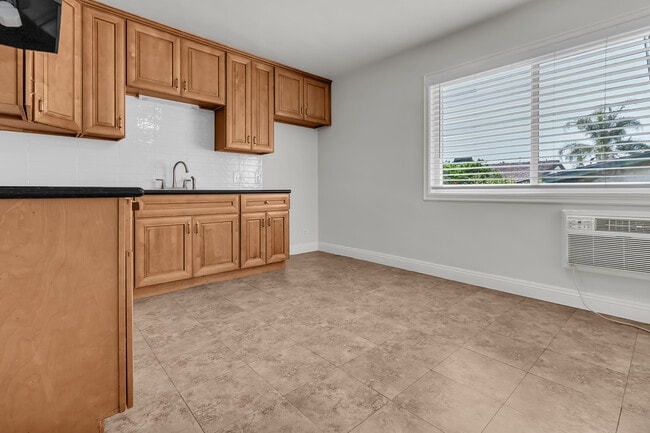 Photo - Royal Park Apartments