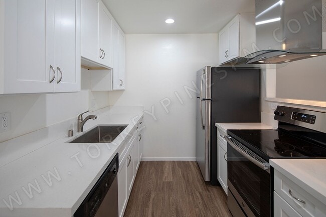 Photo - Beautiful 1BR in University Heights with Parking and Washer/Dryer Unit 02