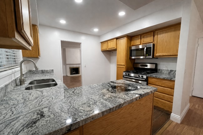 Photo - 8373 Wabash St