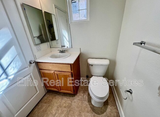 Photo - 750 Broadway